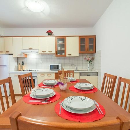 Apartments Puskaric วีร์ ภายนอก รูปภาพ