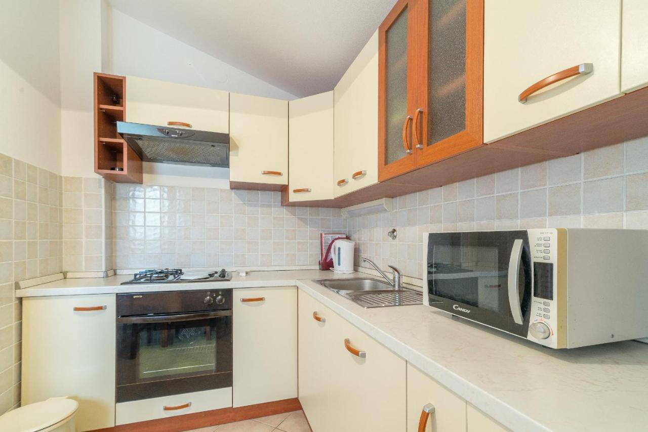 Apartments Puskaric วีร์ ภายนอก รูปภาพ