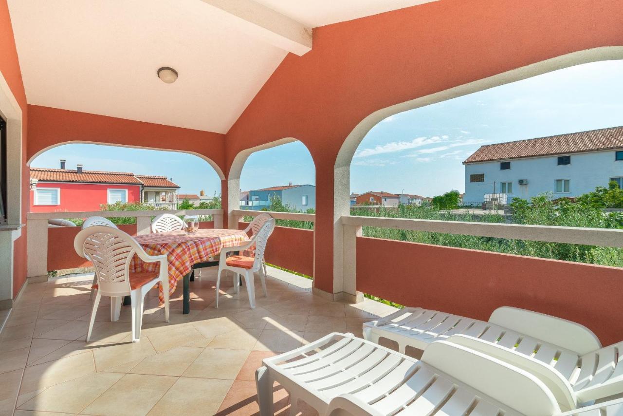 Apartments Puskaric วีร์ ภายนอก รูปภาพ