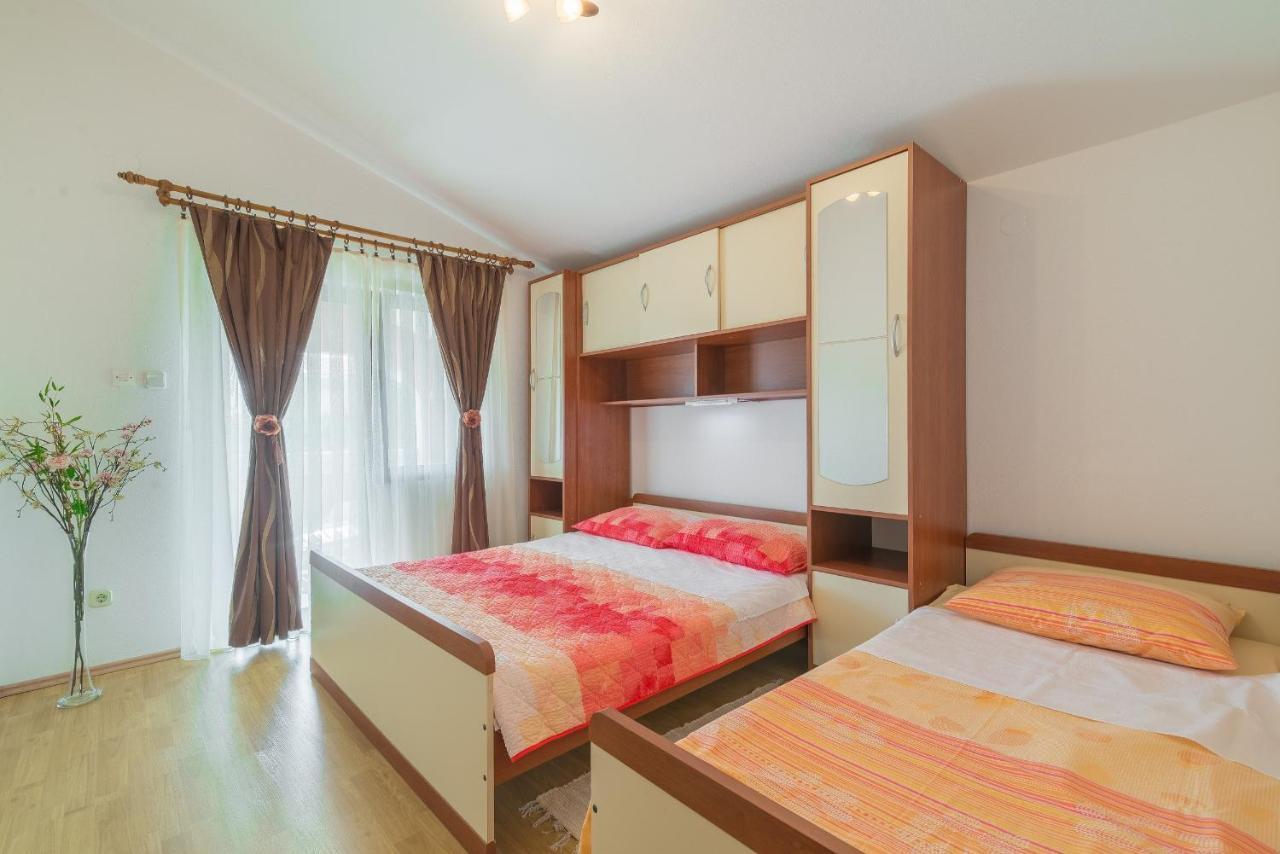 Apartments Puskaric วีร์ ภายนอก รูปภาพ